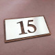 Plaque numéro inox - 153x82 - Fond bois noyer - Numéro au choix